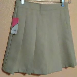 Izod tan girls skorts